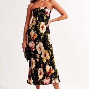NWT Abercrombie Giselle Pleated Floral Strapless Midi Dress. Size MP.